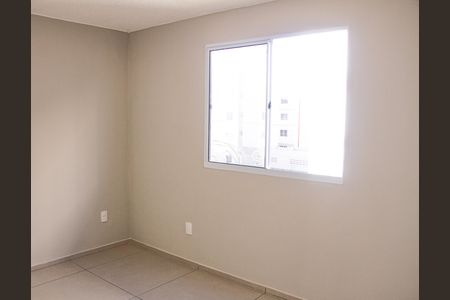 Quarto de apartamento para alugar com 2 quartos, 40m² em Santa Cruz, Rio de Janeiro