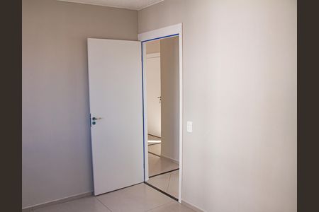 Quarto de apartamento para alugar com 2 quartos, 40m² em Santa Cruz, Rio de Janeiro