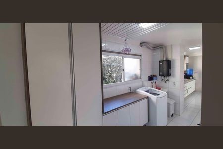 Apartamento para alugar com 194m², 4 quartos e 3 vagas Apartamento para alugar com 194m², 4 quartos e 3 vagasÁrea de serviço