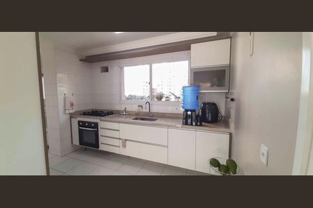 Apartamento para alugar com 194m², 4 quartos e 3 vagas Apartamento para alugar com 194m², 4 quartos e 3 vagasCozinha