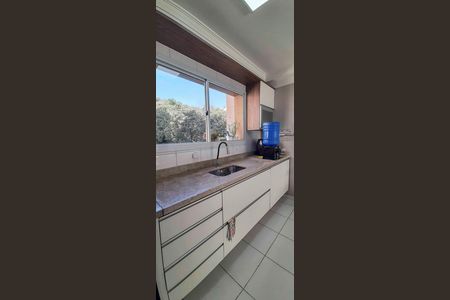 Apartamento para alugar com 194m², 4 quartos e 3 vagas Apartamento para alugar com 194m², 4 quartos e 3 vagasCozinha