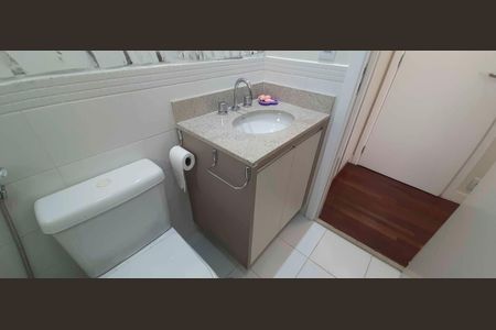 Apartamento para alugar com 194m², 4 quartos e 3 vagas Apartamento para alugar com 194m², 4 quartos e 3 vagasBanheiro da Suíte 2