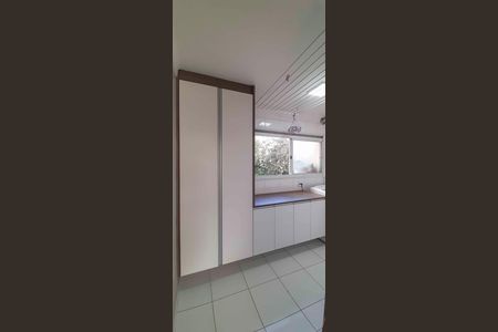 Apartamento para alugar com 194m², 4 quartos e 3 vagas Apartamento para alugar com 194m², 4 quartos e 3 vagasÁrea de serviço