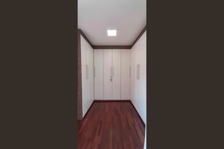 Apartamento para alugar com 194m², 4 quartos e 3 vagas Apartamento para alugar com 194m², 4 quartos e 3 vagasCloset da suíte 1