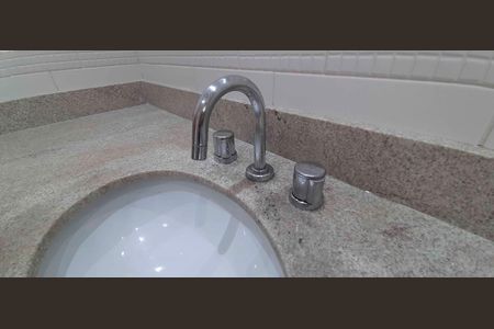Apartamento para alugar com 194m², 4 quartos e 3 vagas Apartamento para alugar com 194m², 4 quartos e 3 vagasBanheiro da Suíte 1