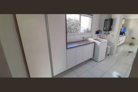 Apartamento para alugar com 194m², 4 quartos e 3 vagas Apartamento para alugar com 194m², 4 quartos e 3 vagasÁrea de serviço