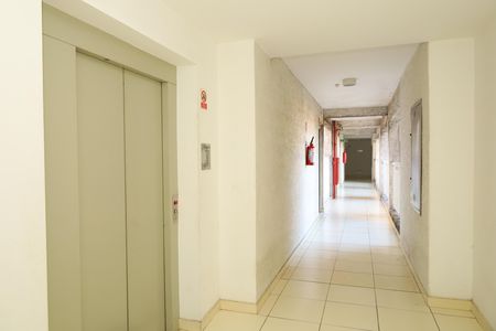 Apartamento para alugar com 40m², 2 quartos e 1 vagaÁrea comum - Saguão do andar