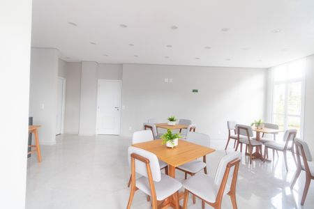 Apartamento para alugar com 50m², 2 quartos e 1 vaga Apartamento para alugar com 50m², 2 quartos e 1 vagaÁrea comum - Salão de festas