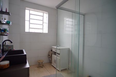 Banheiro de apartamento à venda com 2 quartos, 90m² em Jardim São Pedro, Porto Alegre