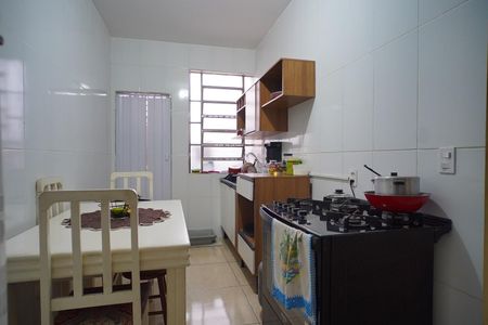 Cozinha de apartamento à venda com 2 quartos, 90m² em Jardim São Pedro, Porto Alegre