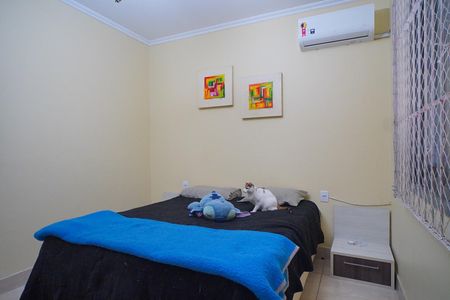 Quarto 1 de apartamento à venda com 2 quartos, 90m² em Jardim São Pedro, Porto Alegre