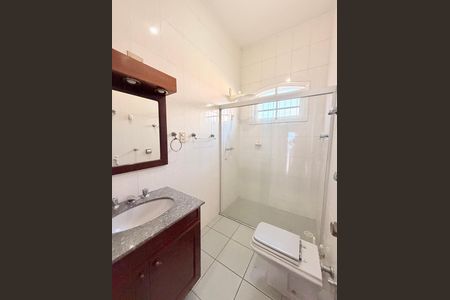 Casa à venda com 181m², 3 quartos e 2 vagasBanheiro Social