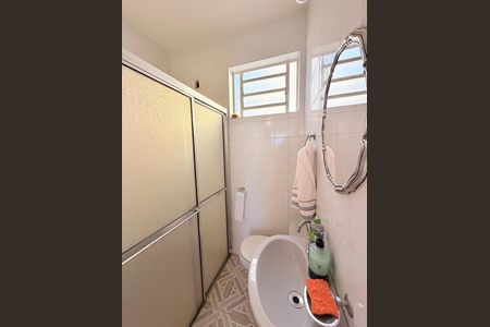 Casa à venda com 181m², 3 quartos e 2 vagasBanheiro Externo