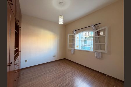 Casa à venda com 181m², 3 quartos e 2 vagasQuarto 3