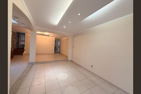 Casa à venda com 181m², 3 quartos e 2 vagasSala de Jantar