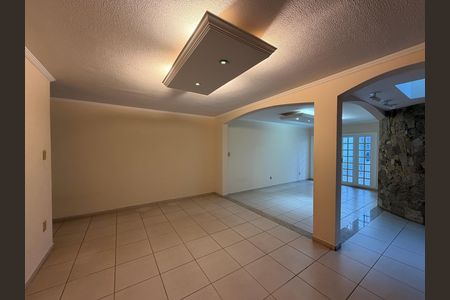 Casa à venda com 181m², 3 quartos e 2 vagasSala