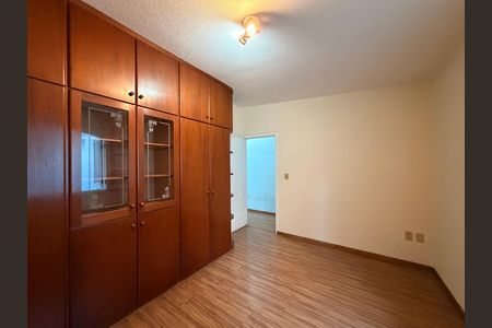 Casa à venda com 181m², 3 quartos e 2 vagasQuarto 2