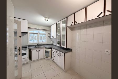 Casa à venda com 181m², 3 quartos e 2 vagasCozinha