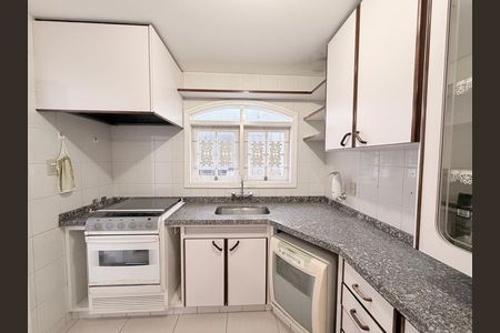 Casa à venda com 181m², 3 quartos e 2 vagasCozinha