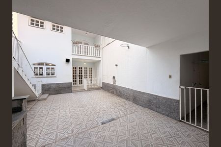 Casa à venda com 181m², 3 quartos e 2 vagasQuintal