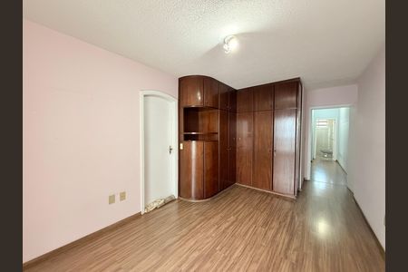 Casa à venda com 181m², 3 quartos e 2 vagasSuíte 1