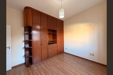 Casa à venda com 181m², 3 quartos e 2 vagasQuarto 3