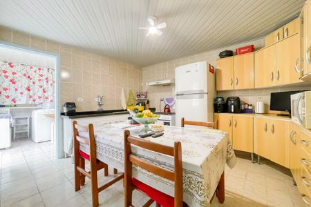 Casa à venda com 107m², 2 quartos e 3 vagas Casa à venda com 107m², 2 quartos e 3 vagasCozinha