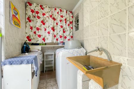 Área de Serviço de casa à venda com 2 quartos, 107m² em Veloso, Osasco