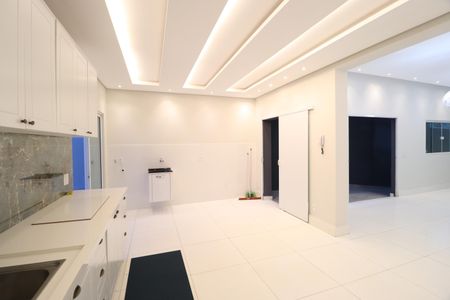 Cozinha de casa para alugar com 3 quartos, 360m² em Daniel Fonseca, Uberlândia