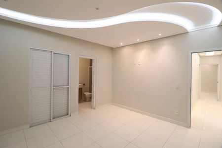 Casa para alugar com 360m², 3 quartos e 7 vagasQuarto 1 - Suíte
