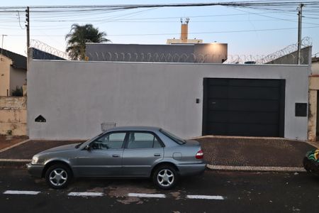 Fachada de casa para alugar com 3 quartos, 360m² em Daniel Fonseca, Uberlândia