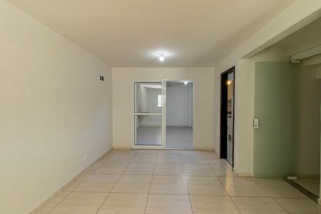 Casa para alugar com 100m², 3 quartos e 2 vagas Casa para alugar com 100m², 3 quartos e 2 vagasSala