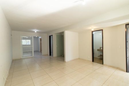 Casa para alugar com 100m², 3 quartos e 2 vagas Casa para alugar com 100m², 3 quartos e 2 vagasSala