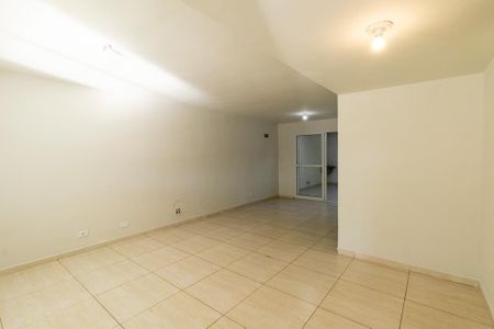 Casa para alugar com 100m², 3 quartos e 2 vagas Casa para alugar com 100m², 3 quartos e 2 vagasSala