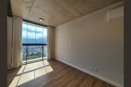 Apartamento para alugar com 82m², 2 quartos e 1 vaga