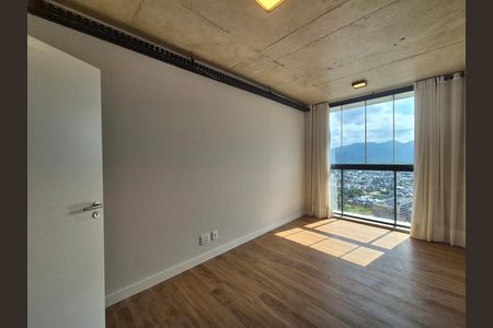 Apartamento para alugar com 82m², 2 quartos e 1 vaga