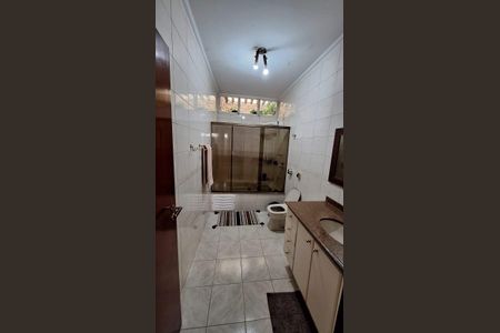 Casa para alugar com 270m², 3 quartos e 4 vagas Casa para alugar com 270m², 3 quartos e 4 vagasBanheiro