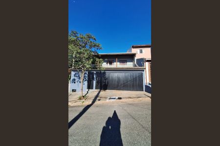 Casa para alugar com 270m², 3 quartos e 4 vagas Casa para alugar com 270m², 3 quartos e 4 vagasGaragem