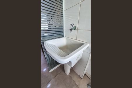 Apartamento para alugar com 60m², 2 quartos e 1 vaga Apartamento para alugar com 60m², 2 quartos e 1 vagaCozinha e Área de Serviço