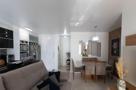Apartamento à venda com 77m², 3 quartos e 1 vaga Apartamento à venda com 77m², 3 quartos e 1 vagaSala