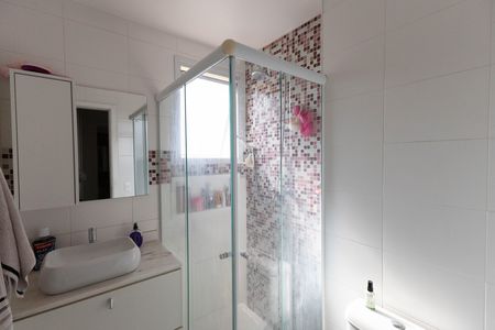 Apartamento à venda com 77m², 3 quartos e 1 vaga Apartamento à venda com 77m², 3 quartos e 1 vagaBanheiro da Suíte
