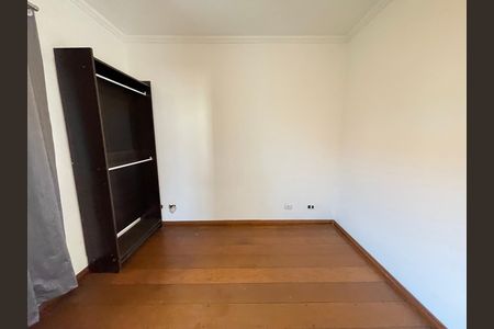 Casa à venda com 351m², 4 quartos e 4 vagas Casa à venda com 351m², 4 quartos e 4 vagasQuarto 4