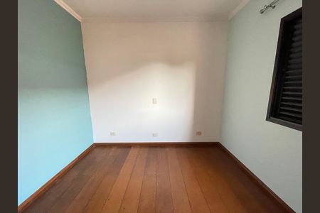 Casa à venda com 351m², 4 quartos e 4 vagas Casa à venda com 351m², 4 quartos e 4 vagasQuarto 2