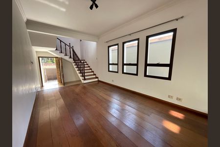 Casa à venda com 351m², 4 quartos e 4 vagas Casa à venda com 351m², 4 quartos e 4 vagasSala