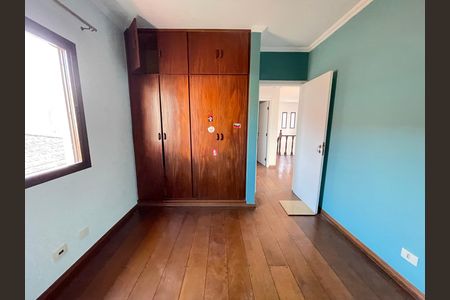 Casa à venda com 351m², 4 quartos e 4 vagas Casa à venda com 351m², 4 quartos e 4 vagasQuarto 2