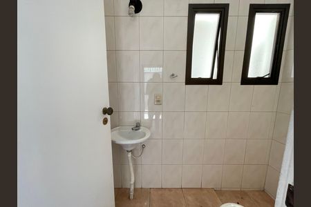 Casa à venda com 351m², 4 quartos e 4 vagas Casa à venda com 351m², 4 quartos e 4 vagasLavabo 2