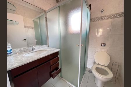 Casa à venda com 351m², 4 quartos e 4 vagas Casa à venda com 351m², 4 quartos e 4 vagasBanheiro 2