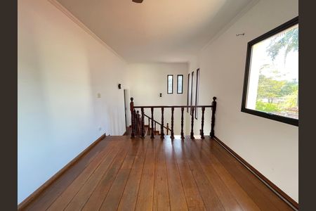 Casa à venda com 351m², 4 quartos e 4 vagas Casa à venda com 351m², 4 quartos e 4 vagasHall Quartos
