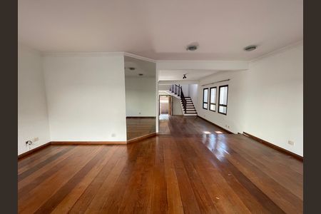 Casa à venda com 351m², 4 quartos e 4 vagas Casa à venda com 351m², 4 quartos e 4 vagasSala