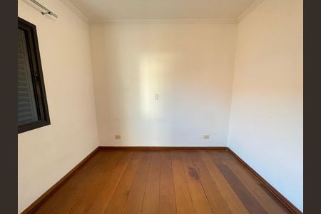 Casa à venda com 351m², 4 quartos e 4 vagas Casa à venda com 351m², 4 quartos e 4 vagasQuarto 3